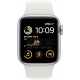 Apple Watch SE 2022 2. Generation (GPS, 40 mm) – Silbernes Aluminiumgehäuse mit weißem Sportarmband S/M